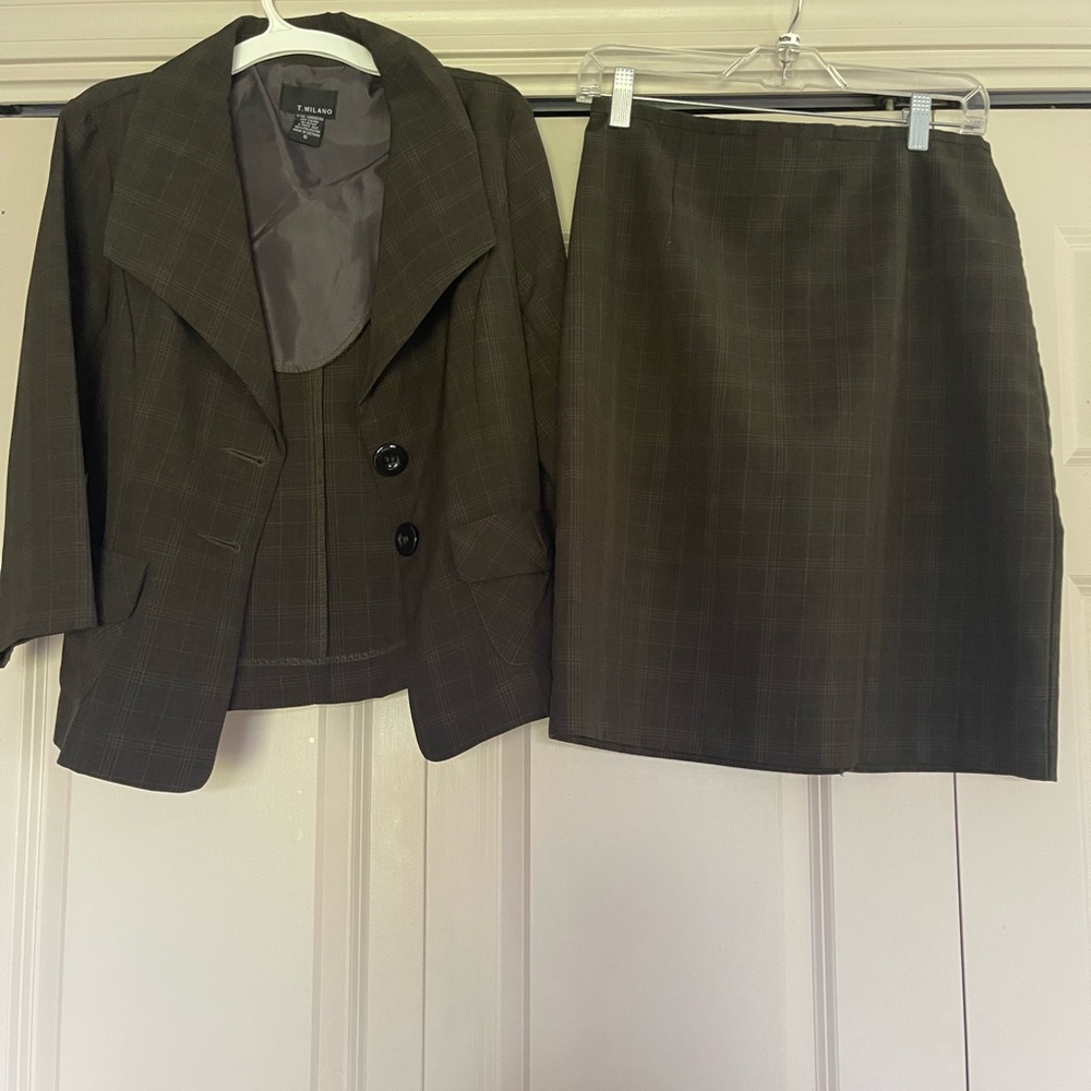 Lightweight women’s suit not lined